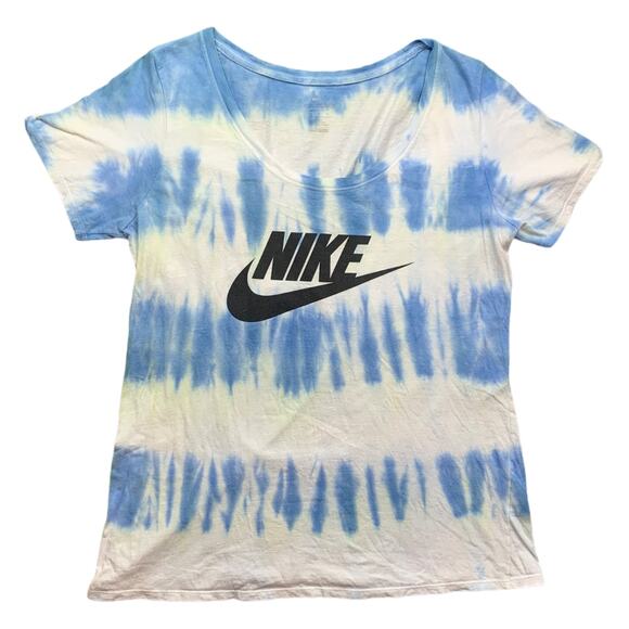 Nike Athletic T Shirt - Picture 1 of 3